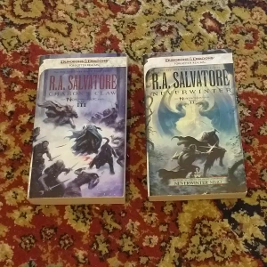 Dunegons and dragons (D&D) - Bok 2 och 3 i serien  Jag kör frakt eller träff i Stockholm/ Botkyrka Titta på mina andra annonser,  samfraktar gärna :)