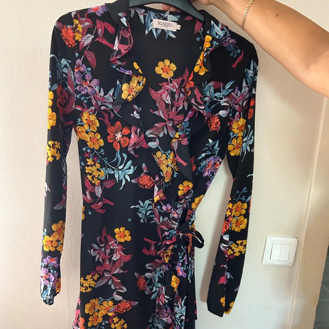 Blommig klänning  - 90