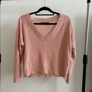 Rosa långärmad tröja - Rosa långärmad tröja från Brave Soul i stl M, Är i använda skick
