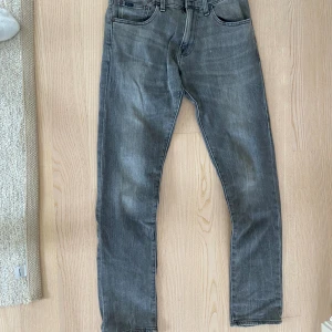 Ralph Laurent  - Ralph Laurent Jeans Slim fit, Nypris 1900. Skick 10/10 andvända 2-3 ggr, köpta från care of carl, W 29 L 32.