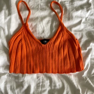 Sommartopp - Säljer denna topp från Cider då det inte riktigt är min stil. Enbart prövad och därav i gott skick.🧡