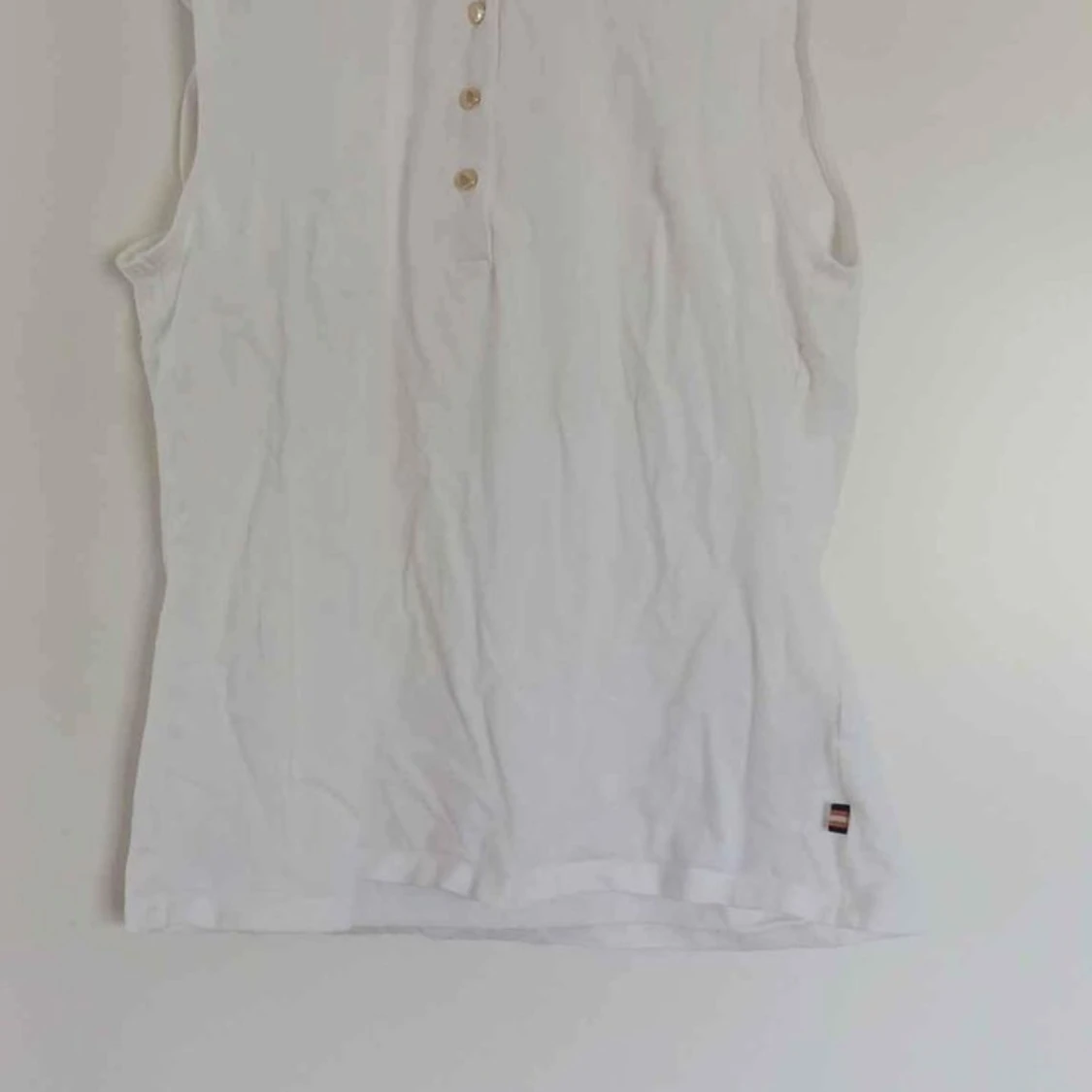 Blusarna har olika priser  - 92