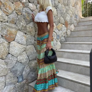 långkjol - jätte fin långkjol från Zara, använd bara 2 gånger och är i väldigt bra kvalitet🩷  Köptes för 500kr