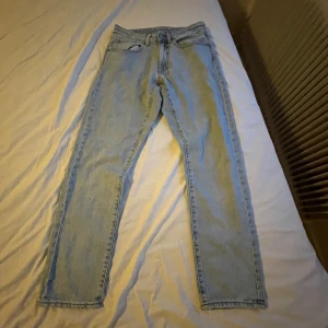 Vailent Jeans XS - Säljer ett par Vailent jeans då de är för små, relaxed fit.