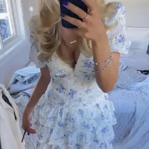 Jag söker denna klänning