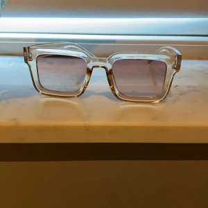 Solglasögon - Chimi liknade solglasögon 