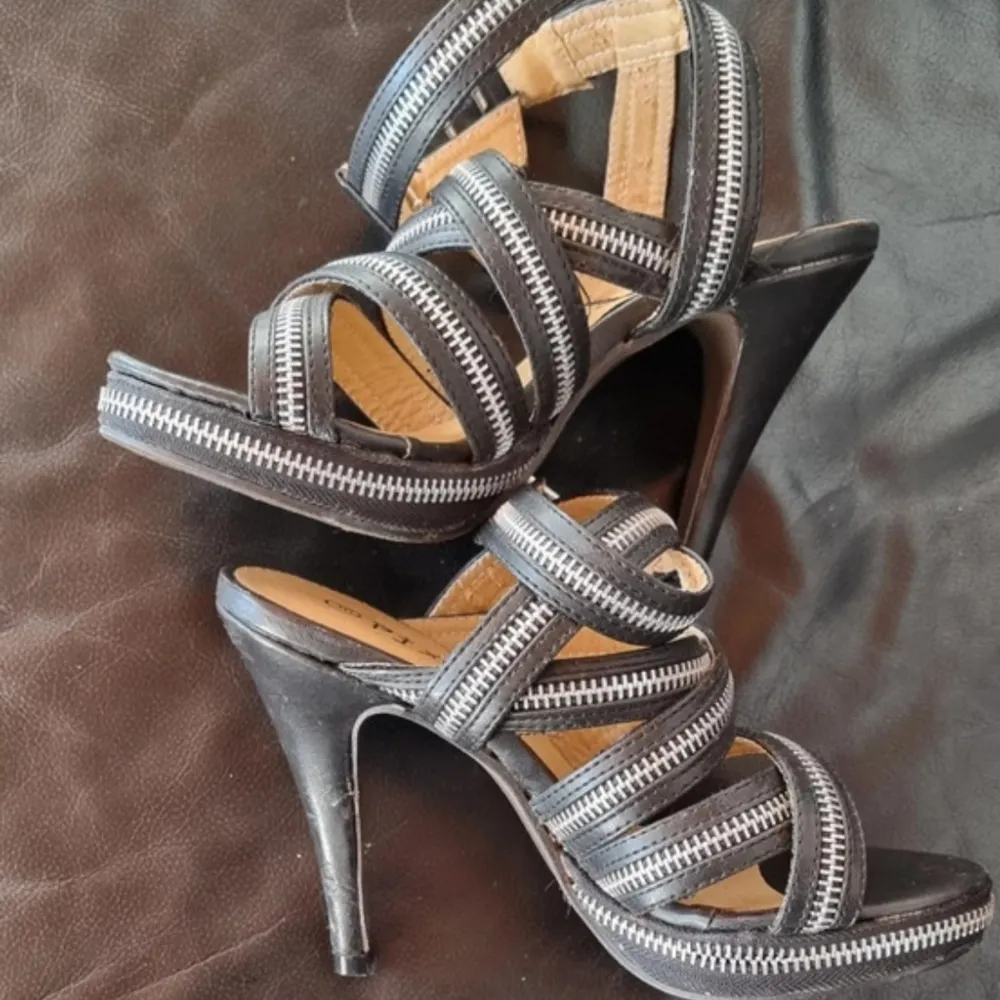 Coola vintage zipper heels. Storlek 36.. Skor.