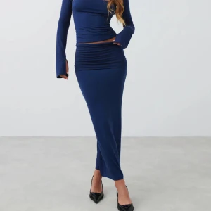 Gina Tricot kjol - Säljer även i denna färgen, aldrig använd helt ny