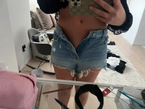 Zara jeans  - Zara jeans i storlek 36, för små tyvärr och därför säljer jag!