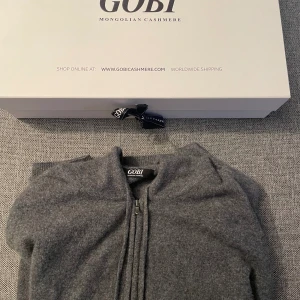 GOBI Cashmere tröja  - Säljer min Cashmere tröja, mycket bra skick, väldigt skön tröja nu till sommaren, 100% Cashmere, skick 9,5/10