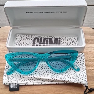 Solglasögon Chimi - Köpt för ett par år sedan men har tyvärr inte använts. I skick som ny! 006 Aqua🌊