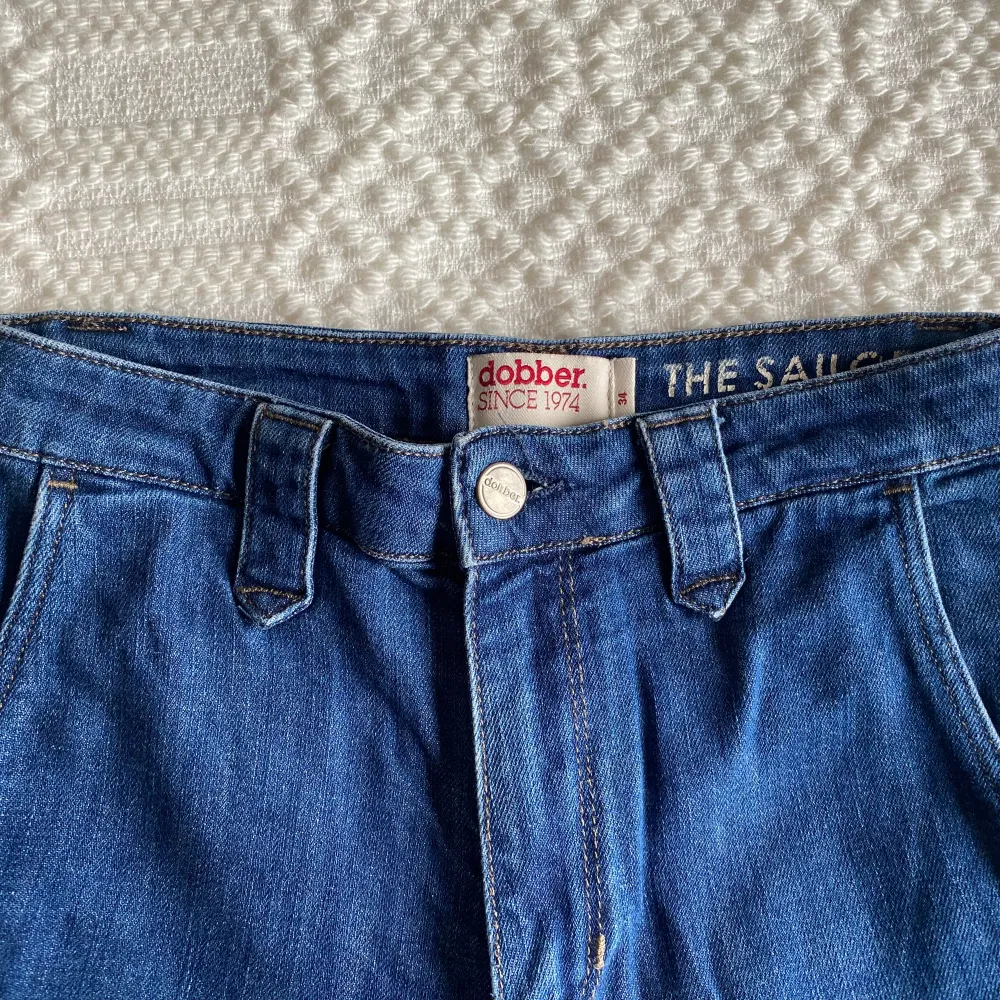 Jeans från märket Dobber i modellen ”The sailor” storlek 34. Jeans & Byxor.
