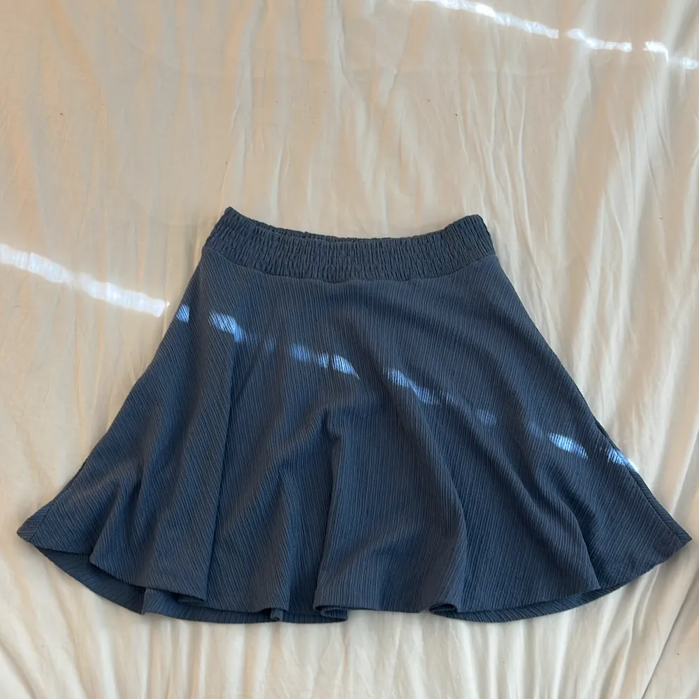 blå kjol från lager 157. Kjolar.