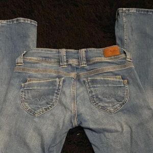 Pepe jeans  - Straight jeans som är lågmidjade💕 fint skick 