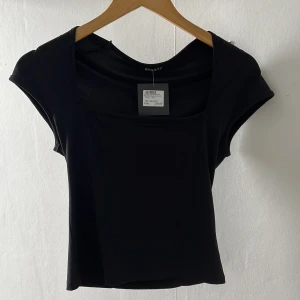 Uringad topp  - Urringad topp från missay helt ny