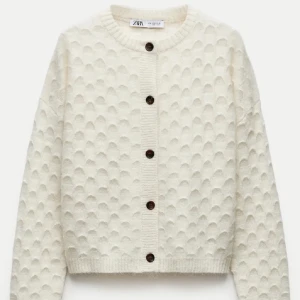 Zara kofta - Så fin kofta från zara! Knappt använd. Nypris typ 450kr tror ja