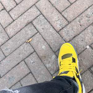 Air Jordan 4 yellow 