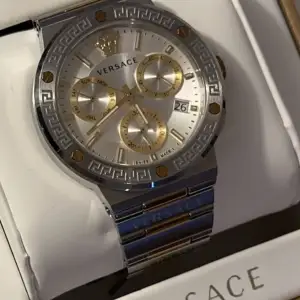 Versace klocka köpt på Zalando ny pris 16.000kr