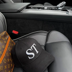 Egendesignade kepsar - Tja! Har några egendesignade kepsar kvar hemma som jag vill bli av med för att få plats med nytt! Så jag tänker mig 200:-/keps vilket är inköpspriset.   Först till kvarn då det endast är några kvar! PM vid intresse, bump uppskattas 🌟  /Isak