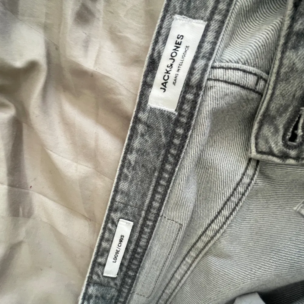 Säljer dessa populära jeans från Jack & Jones | 30/32 | Sparsamt använda | Bara att höra av sig vid frågor eller funderingar 👍. Jeans & Byxor.