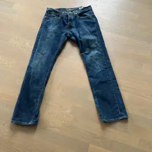 Blåa jeans från Grant modell 504, använda men bra skick