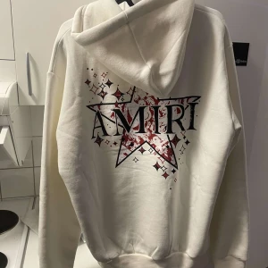 Amiri tröja - Skitsnygg amiri tröja skick som helt ny använd Max 2 ggr säljs pågrund av att jag inte använder längre