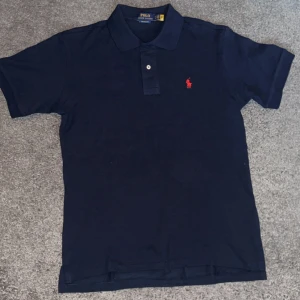 Ralph Lauren piké - Aldrig använd RL piké, 10/10 skick, skriv vid minsta fundering!