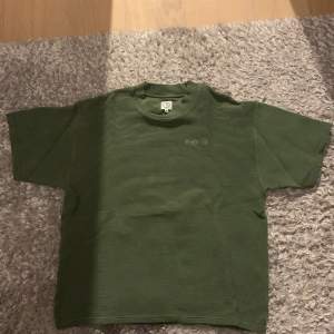 Storlek M Randig t-shirt  Ej använd