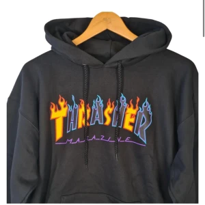 Thrasher hoodie - Använd max 5 gånger, inga skador på plagget. Skriv för fler bilder,pris kan diskuteras!