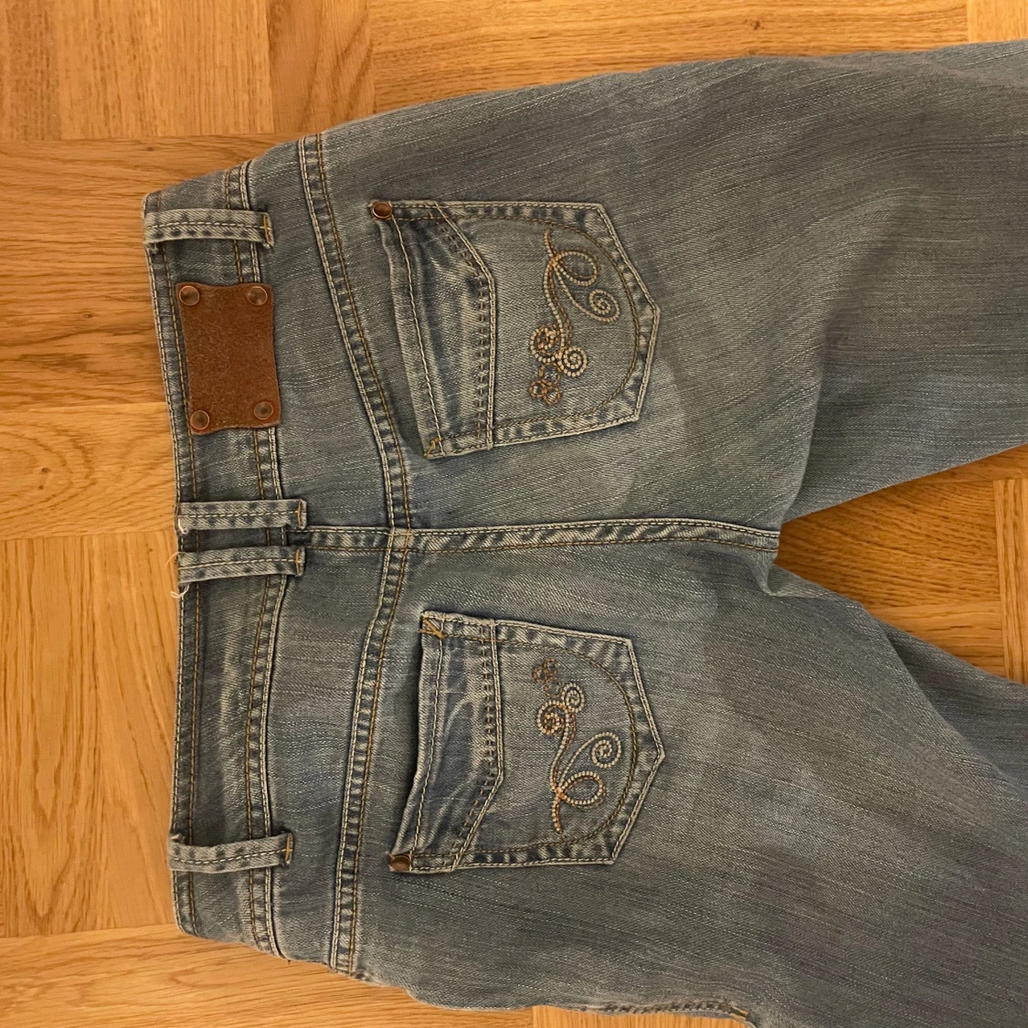 lågmidjade bootcut jeans - 91