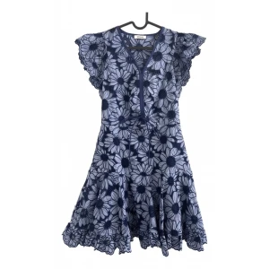 Sandro klänning - Sandro mini klänning som är använd 1 gång. Nypris 3000. Passar någon som är 165-170 lång