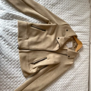 Vår jacka - Vår jacka från PIECES, använd få gånger