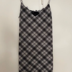 Sommar Klänning -  Sommarklänning använd få gånger 