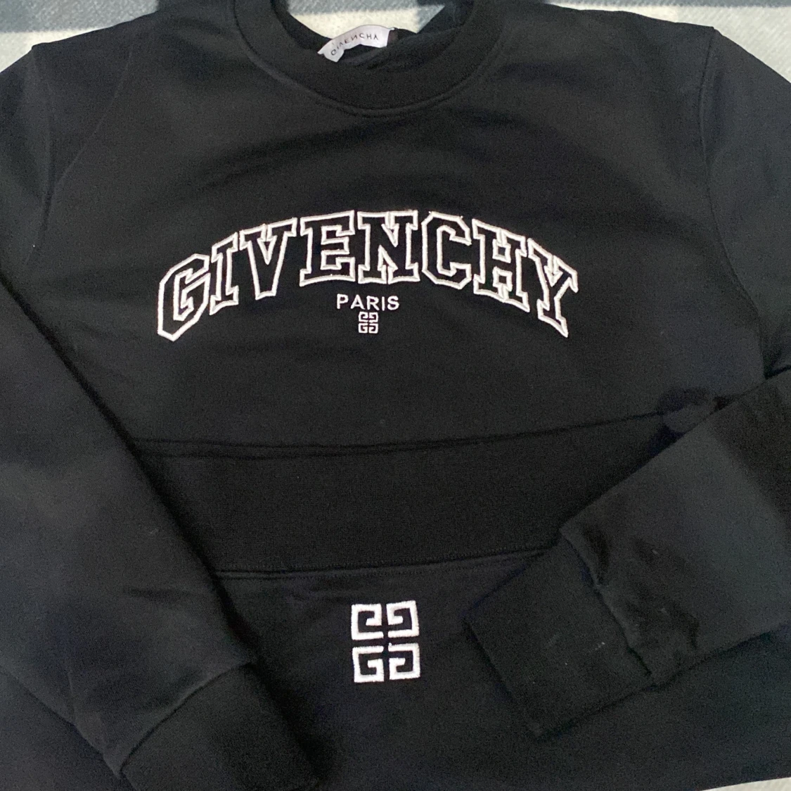 Givenchy paris  - 91