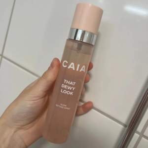 Helt ny Caia glow setting spray (uttagen ur förpackning men aldrig använd) förpackning finns ej!