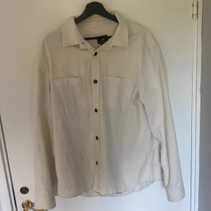 Overshirt från H&m - Overshirt/ tunn jacka från H&m, storlek L, Regular fit, 100% bomull