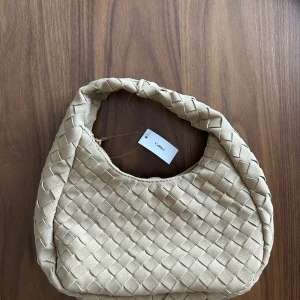 Väska - Så snygg väska från glitter! Aldrig använd. 