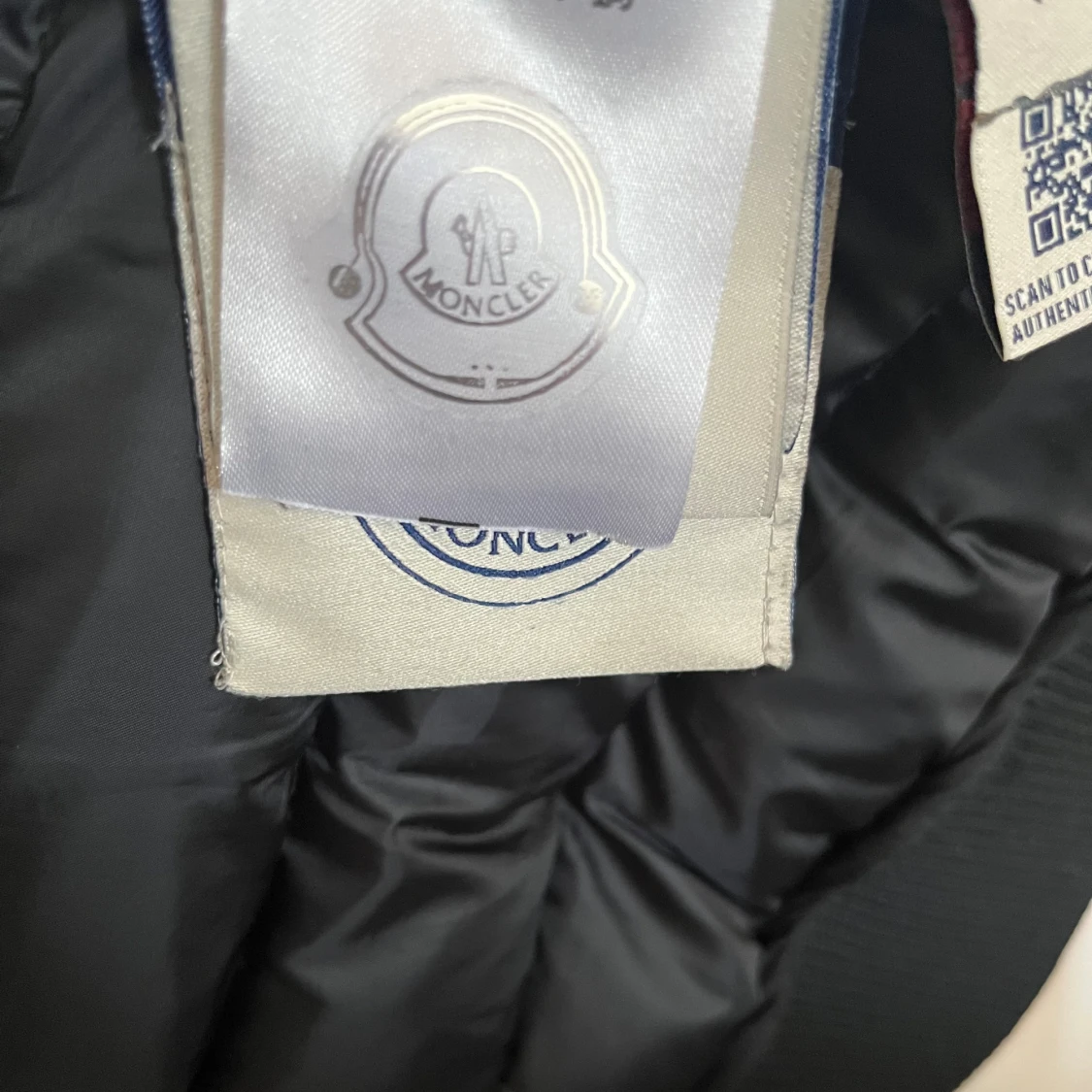 Moncler vindjacka  - 91