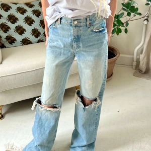 Jeans  - Jeans från Zara, storlek 36! Super bra skick 💙