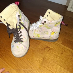 Sommar blom skor  - Veldigt svåra att hita 