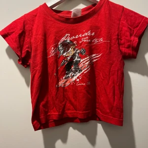 röd babytee - används inte längre❤️