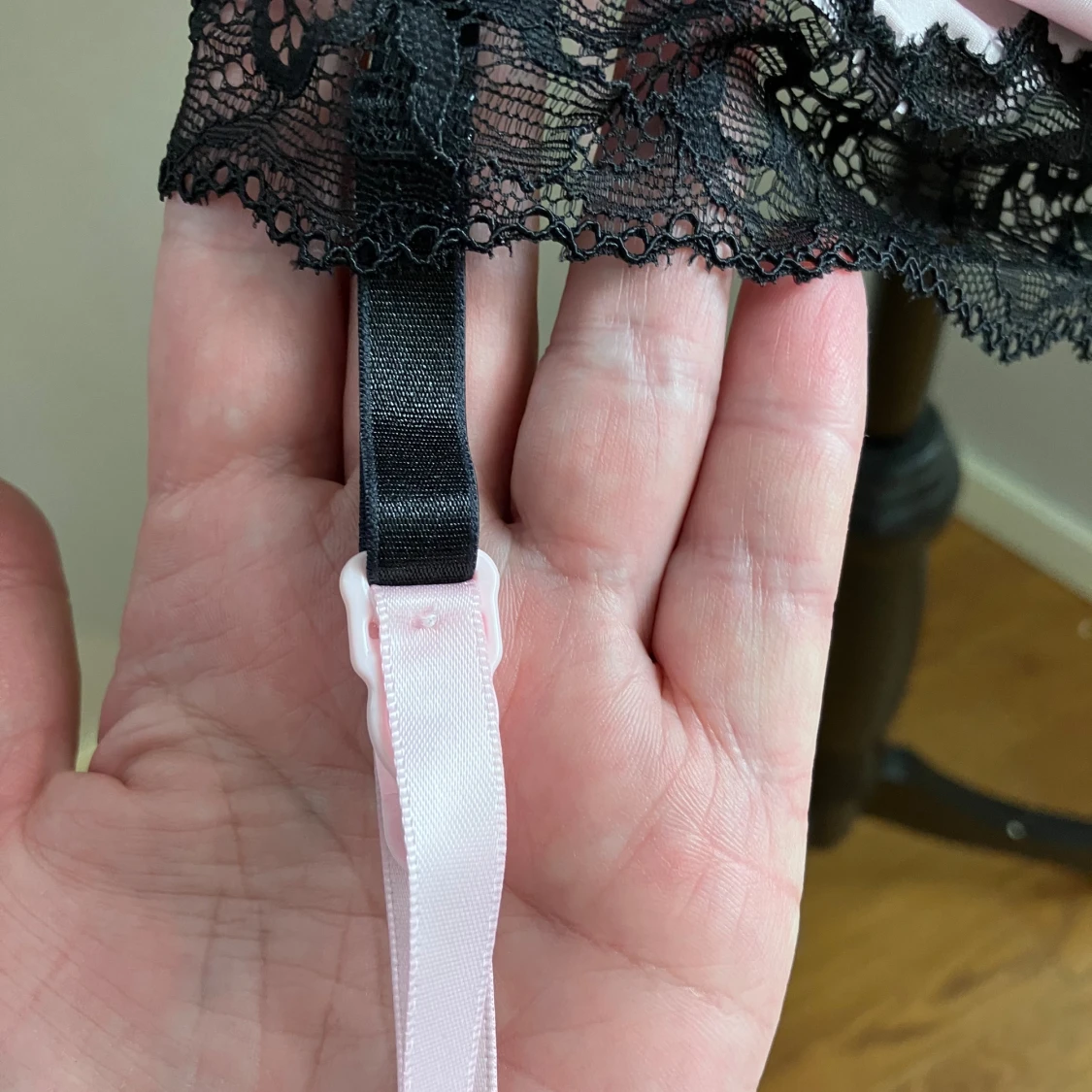 Rosa korsett med spets - 92