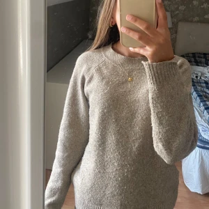 Beige/brun stickad tröja🩷 - Säljer då den inte kommer till användning Bra skick, använd några ggr💕