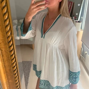 Klänning  - Så fin klänning från zara i storlek S (första bilden är lånad)😍