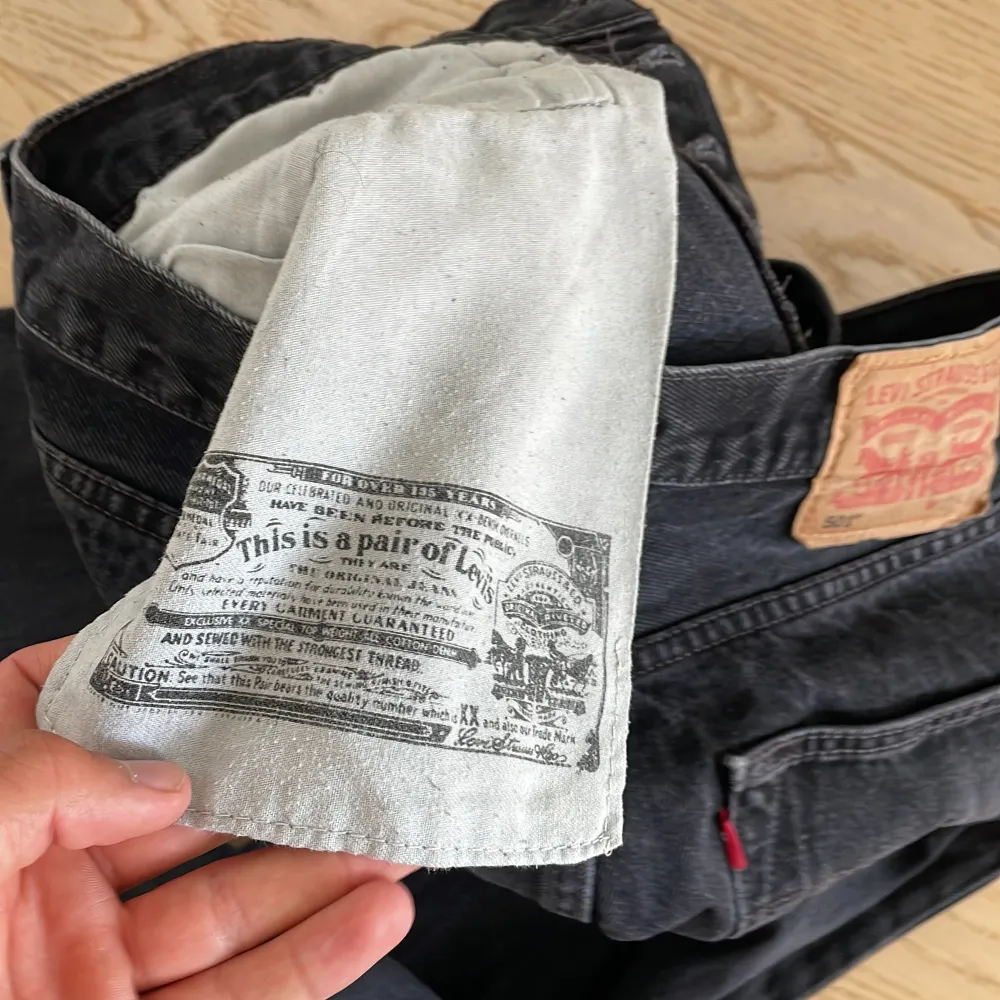 Ett par riktigt snygga Levis 501. Nästan som ny. Sitter straight fit. W 32 L 30. Jeans & Byxor.