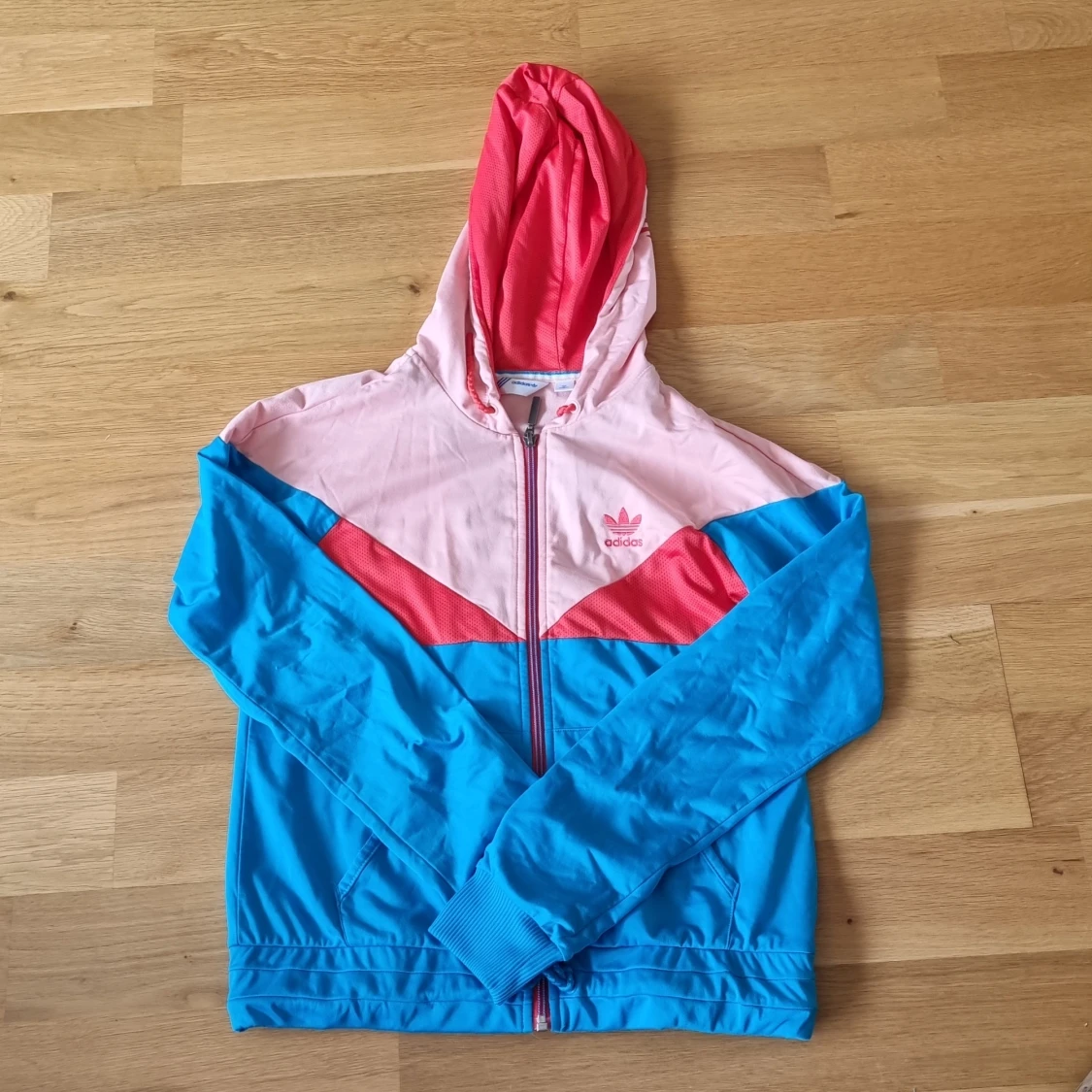 Flerfärgad jacka från Adidas