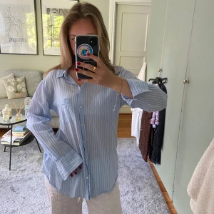 Randig skjorta - HM - Tunn randning skjorta från HM!