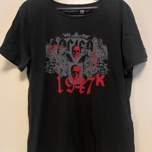 Tröja med tryck  - Fet t shirt med tryck! Dm om ni har några frågor🫶🏻