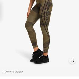 (( vet inte varför hela bilderna inte syns) Säljer nu dom populära tränings leggings från Better bodies!  Dom är endast testade,så sköna att ha på men dom är alldeles för stora. Priset går att diskuteras vid snabb och smidig affär  Pris + frakt 
