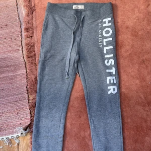 Hollister byxor lågmidjade  - Fint skick st xs 